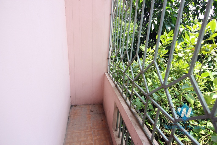 Full house with friendly eco - space located in Tay Ho area